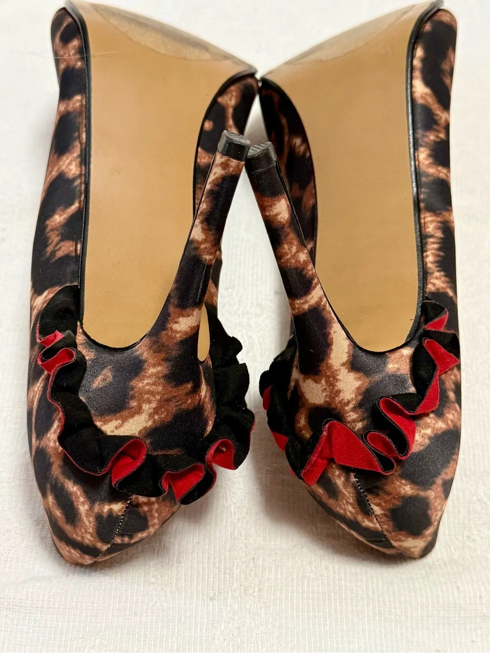 Betsey Johnson Harbur Leopard Ruffle Stiletto Pumps Women’s 8.5 Pinup rockabilly